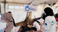 Teams van Handicap International in een kamp voor binnenlands ontheemden in het Heart City Hospital.