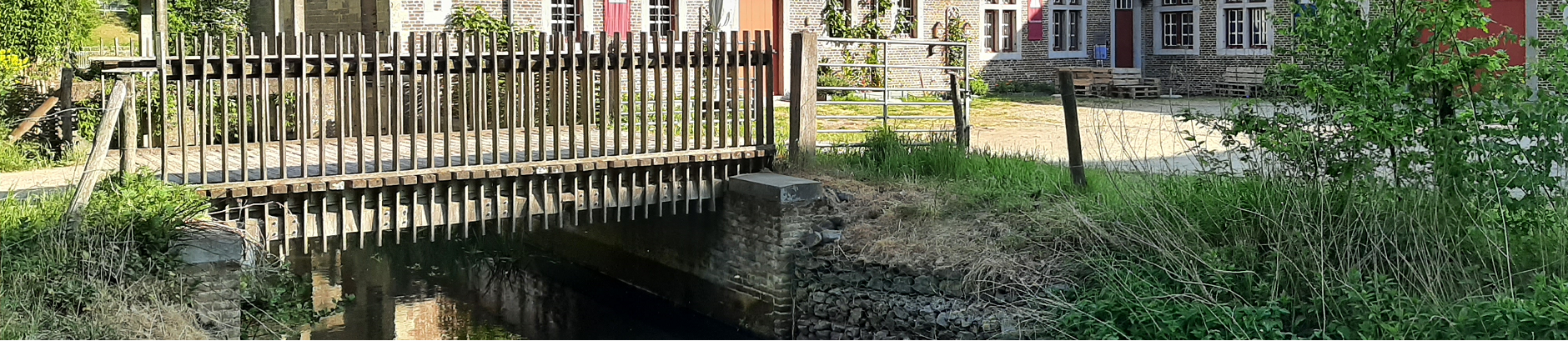 Een kleine brug op een rivier, Hasselt