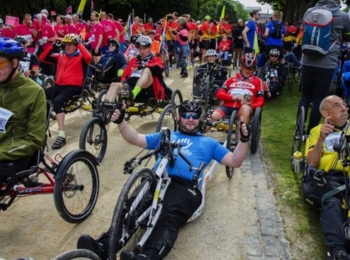 Foto van Olivier Delire op zijn handbike