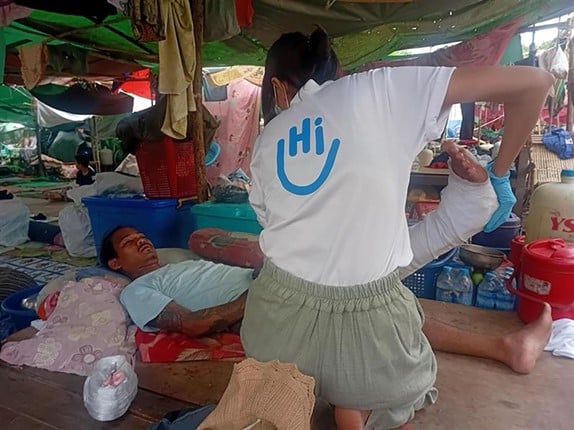 "Ik wil gewoon naar huis kunnen terugkeren" – de wanhoop van de overlevenden van de aardbeving in Myanmar 