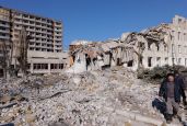 Verwoeste gebouwen na bombardementen in Oekraïne