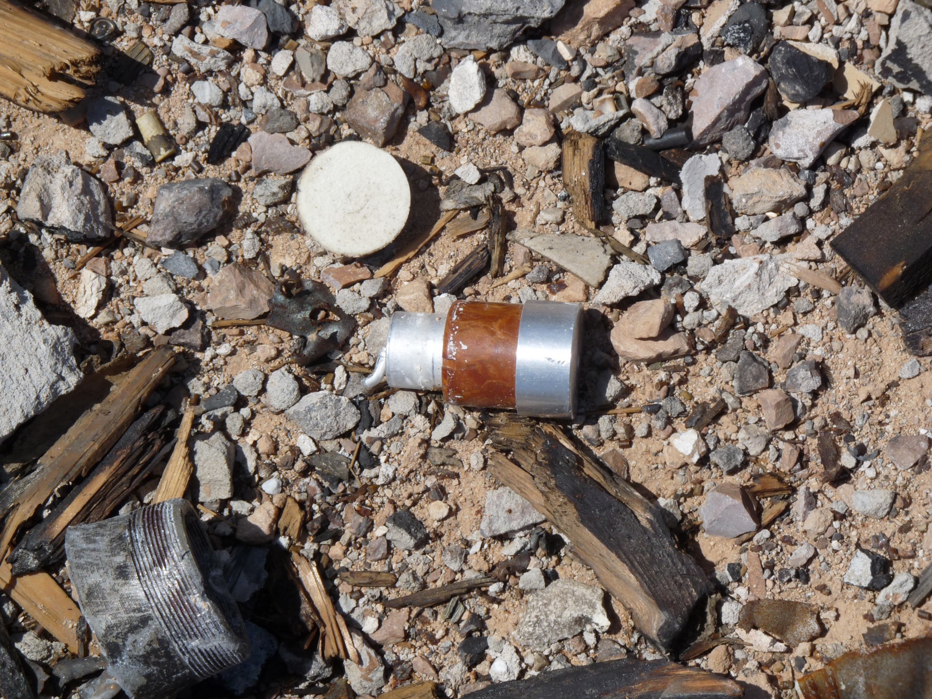 Une munition non explosée sur le sol libyien